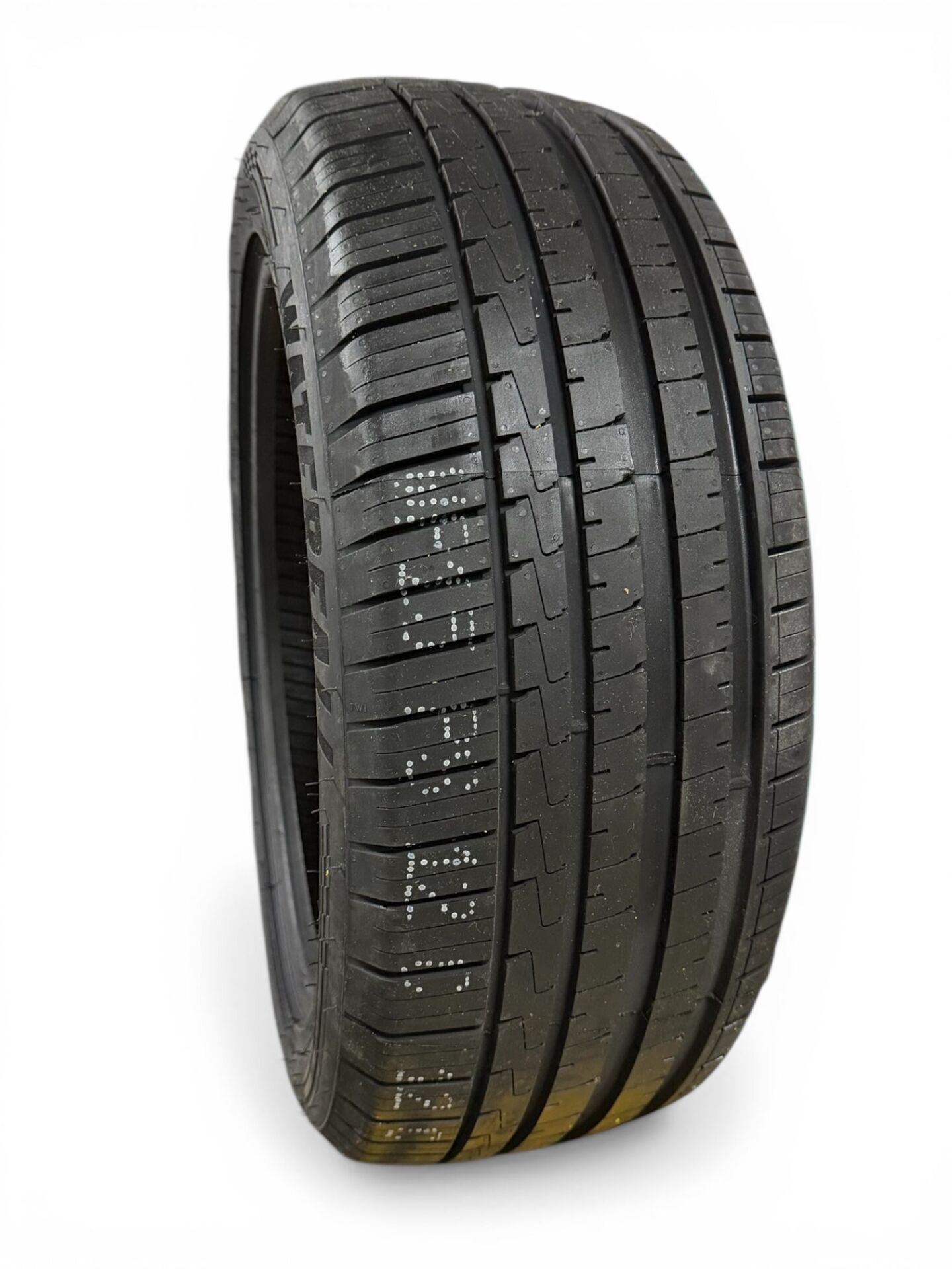 215/55R17 94W UNİQUE UHP