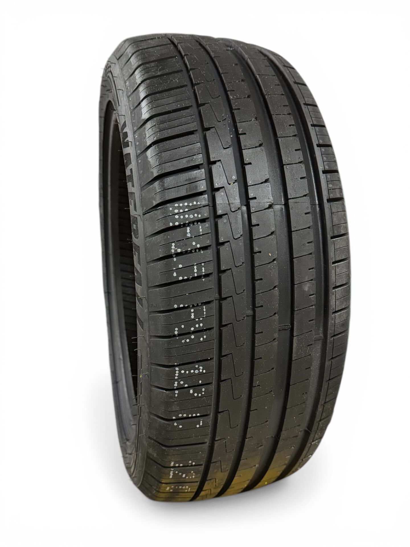 205/55R16 94W XL UNİQUE HP